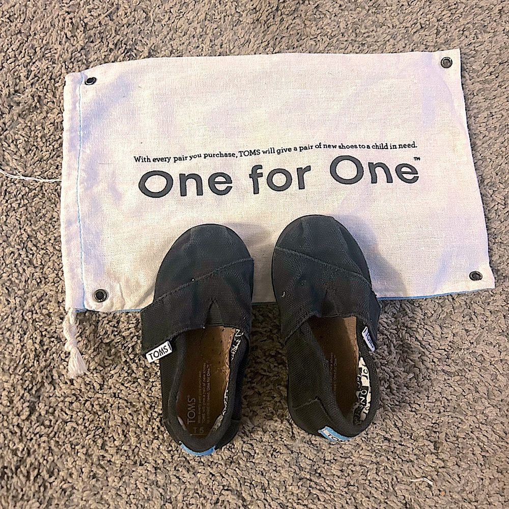 Toms Size 5 Shoes